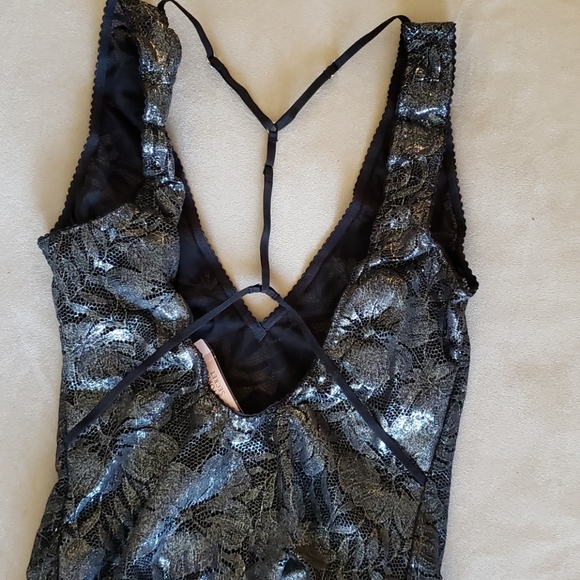 Victoria's Secret Sexy Black Lace Teddy Lingerie - Picture 5 of 6